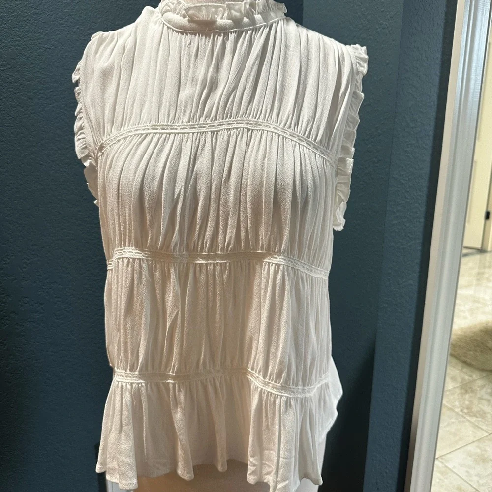 Chic Ruffled White Blouse - Picture 1 of 7